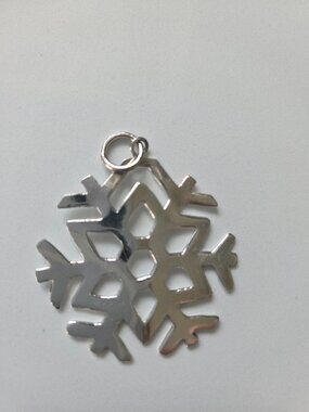 Silver Snowflake Pendant